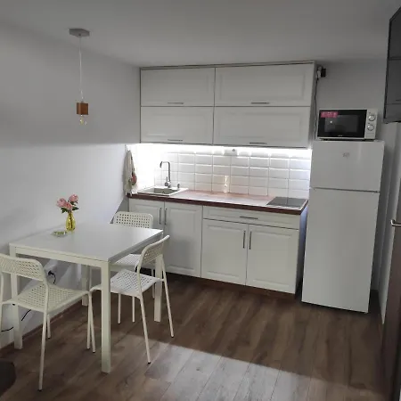 Kossuth Garden Apartment *