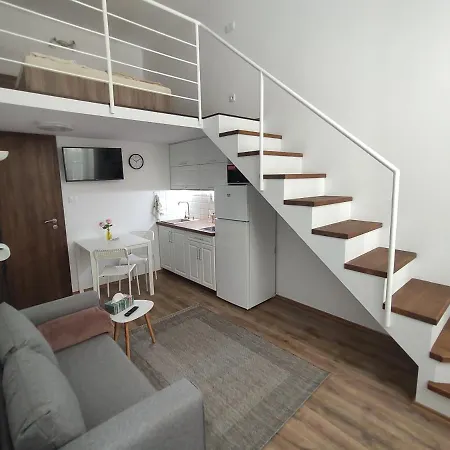 Kossuth Garden Apartment