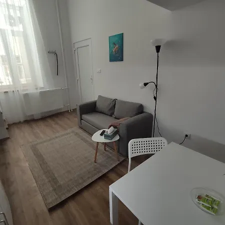 Kossuth Garden Apartment